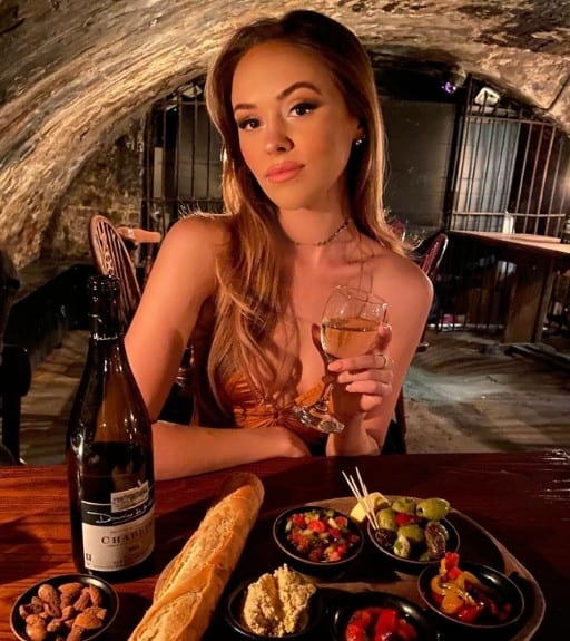 Calli Taylor Biography